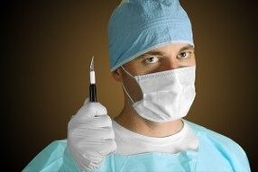 Sebész, aki orvosi okokból péniszbővítő műtétet végez